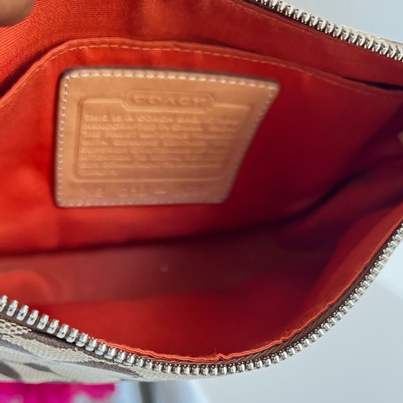 Authentic Coach Signature Pouchette - Picture 3 of 4